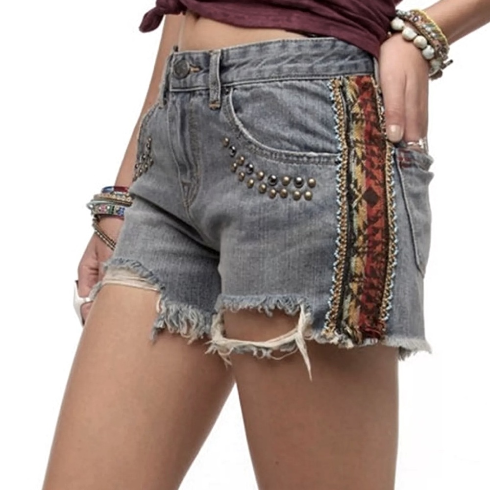 2for$24 BDG Embellished Mid Rise Freja Vintage Fit Shorts - Size 27